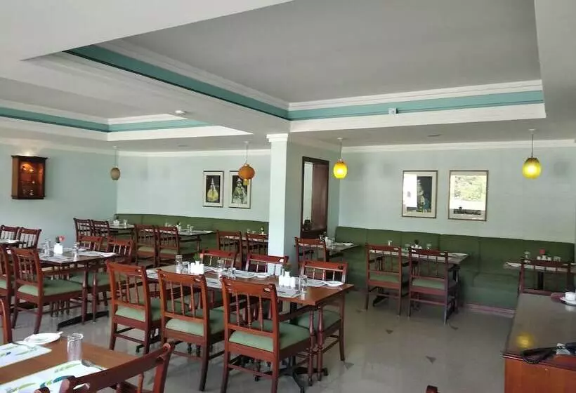 Hotel Issacs Residency