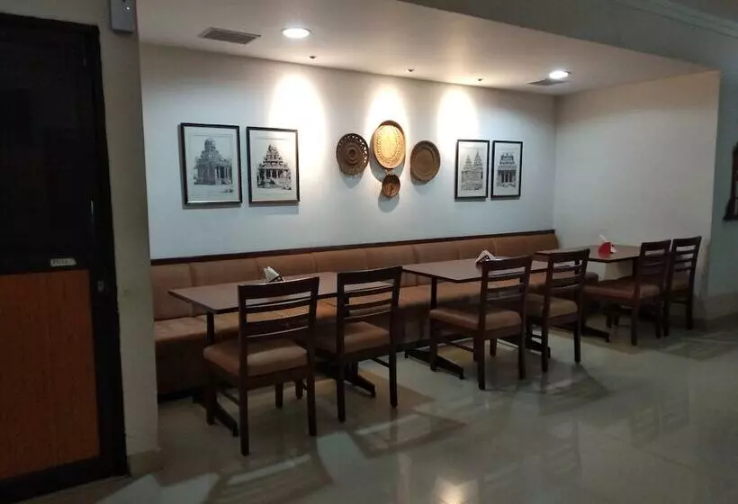 Hotel Issacs Residency