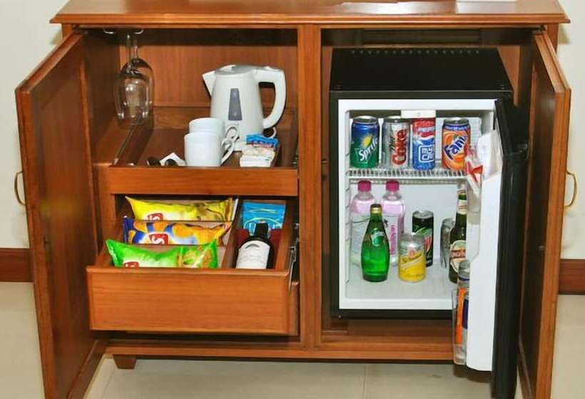 ホテル Issacs Residency