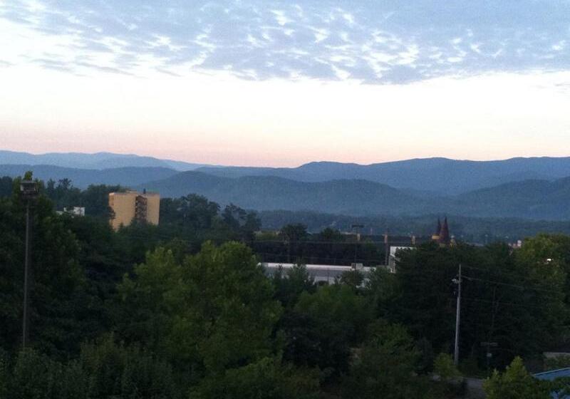هتل Pigeon Forge