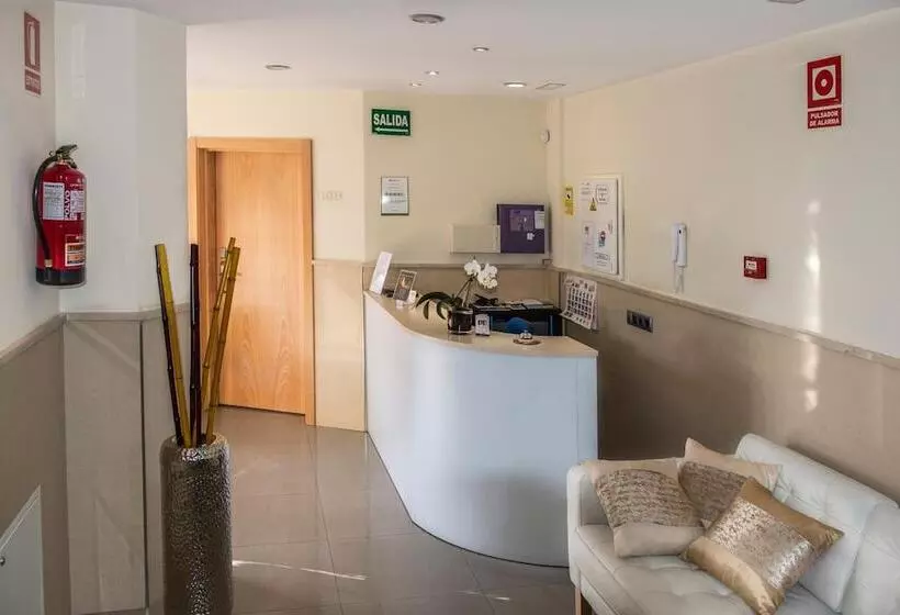 فندق Puerta De La Santa