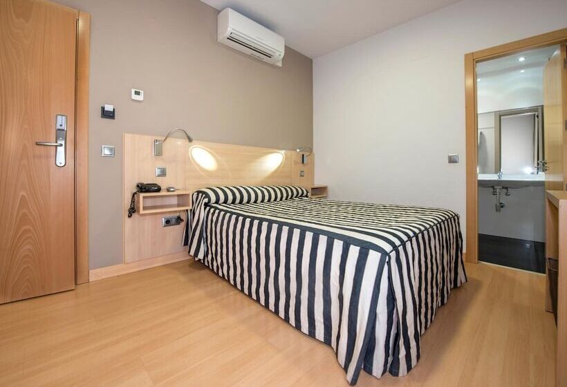 فندق Puerta De La Santa