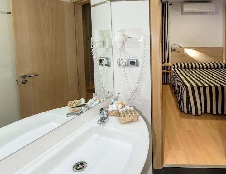 فندق Puerta De La Santa