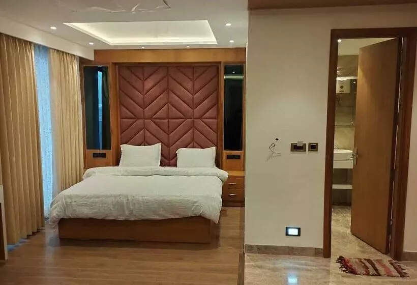 בית מלון כפרי Sagrika Resort Dalhousie