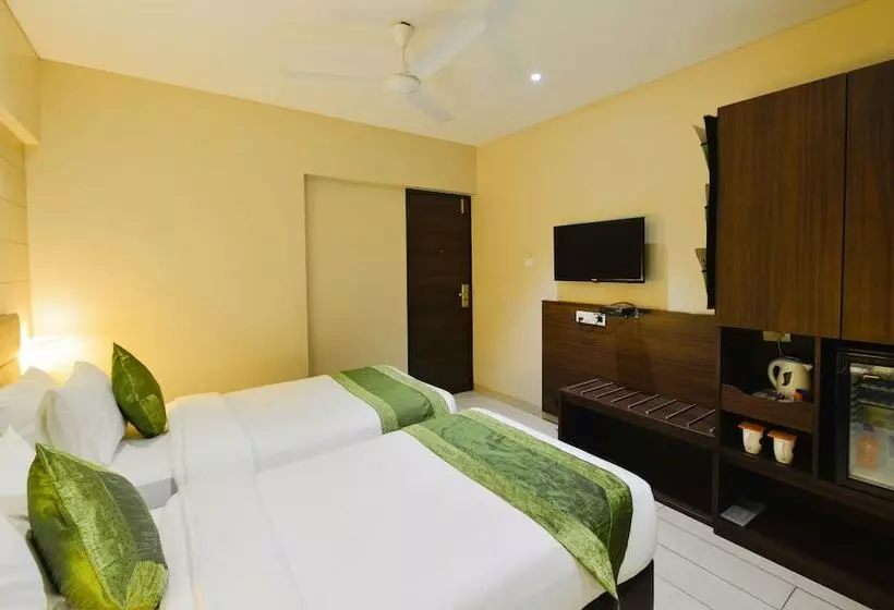 Click Hotel Vadodara 4 Mins Walk For The Railway Station
