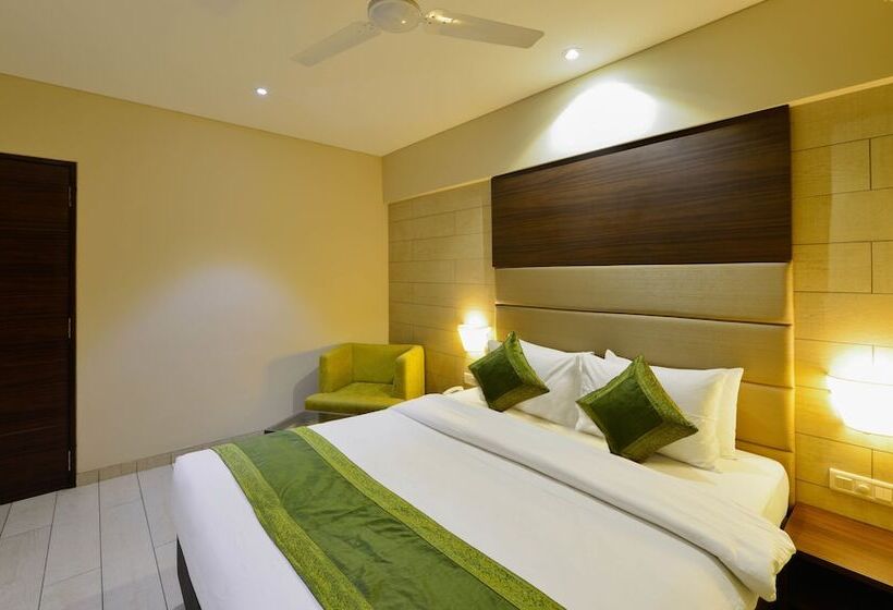 Click Hotel Vadodara 4 Mins Walk For The Railway Station