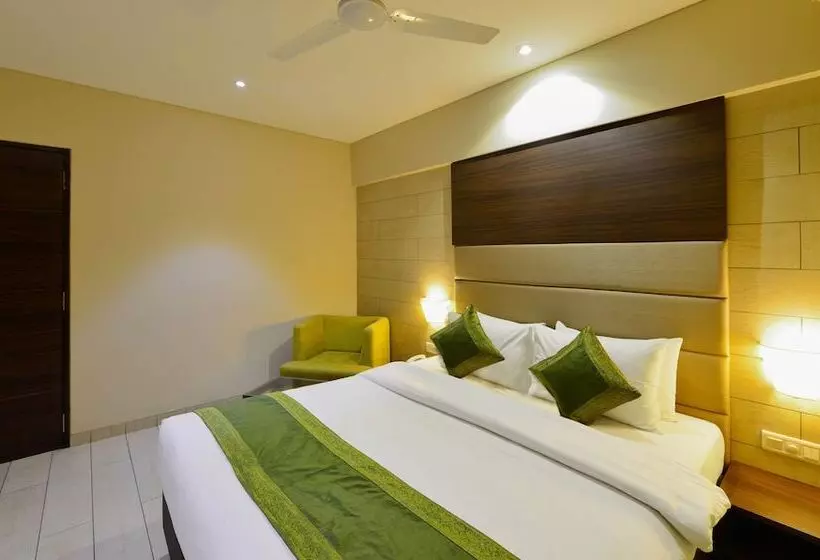 Click Hotel Vadodara 4 Mins Walk For The Railway Station