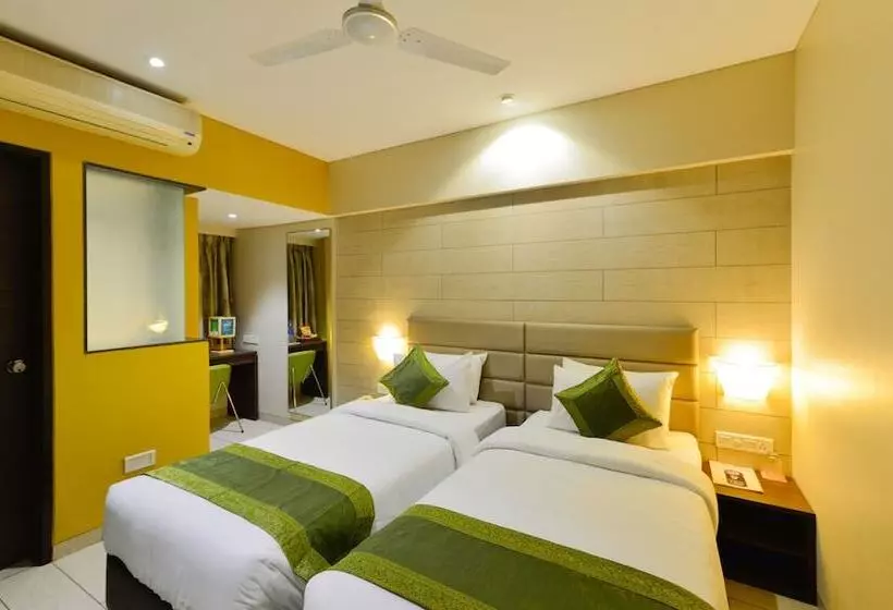 Click Hotel Vadodara 4 Mins Walk For The Railway Station