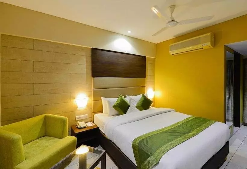 Click Hotel Vadodara 4 Mins Walk For The Railway Station