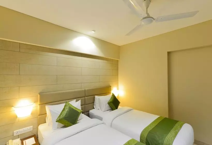 Click Hotel Vadodara 4 Mins Walk For The Railway Station