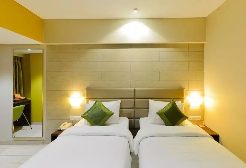 Click Hotel Vadodara 4 Mins Walk For The Railway Station