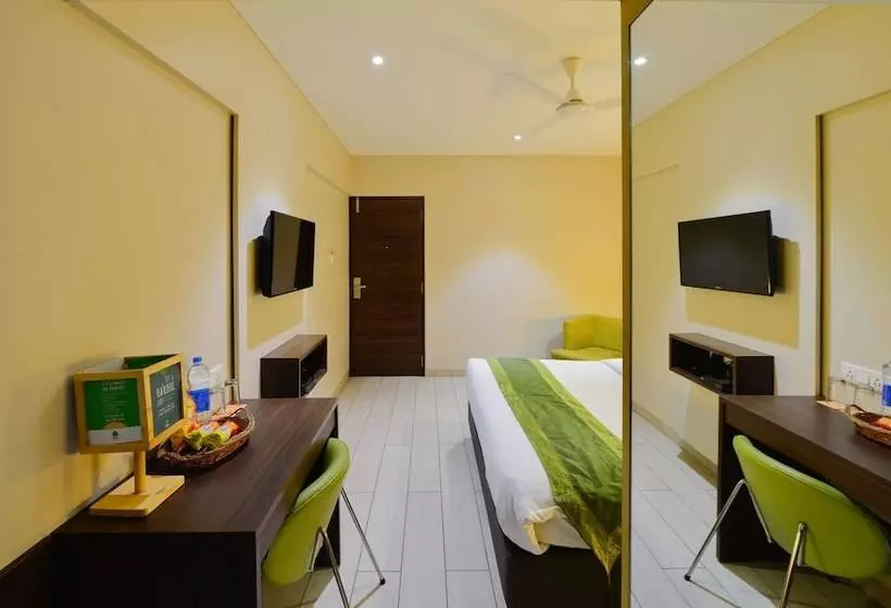 Click Hotel Vadodara 4 Mins Walk For The Railway Station