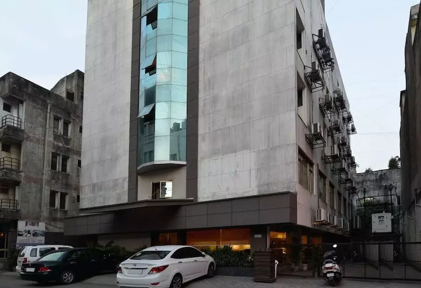 Click Hotel Vadodara 4 Mins Walk For The Railway Station