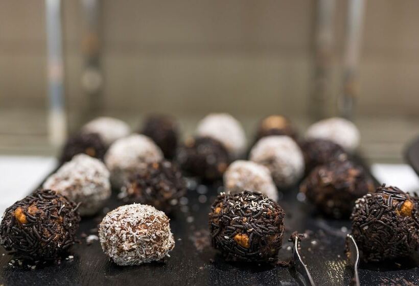 Sea View Hotel & Apartments