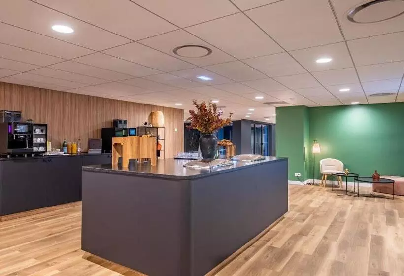 Golden Tulip Lyon Ouest Techlid Hotel & Spa