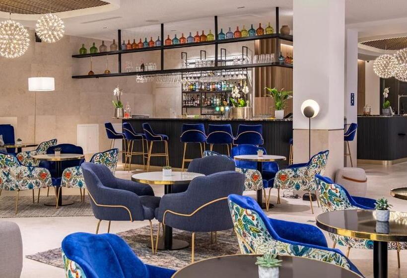 Golden Tulip Lyon Ouest Techlid Hotel & Spa