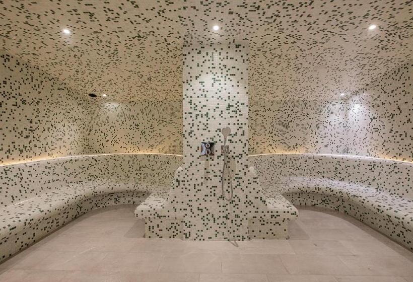 Golden Tulip Lyon Ouest Techlid Hotel & Spa