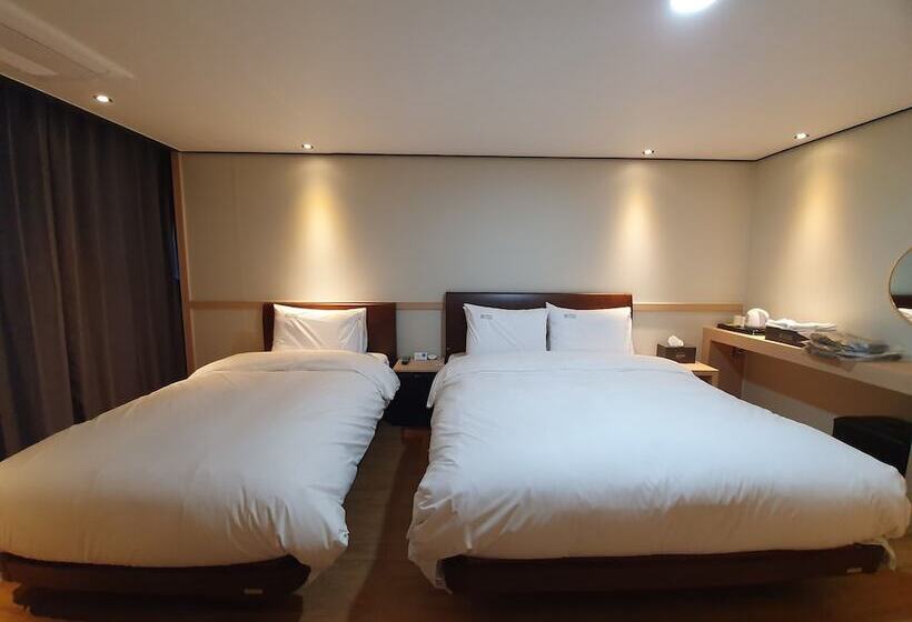 فندق Urban Island