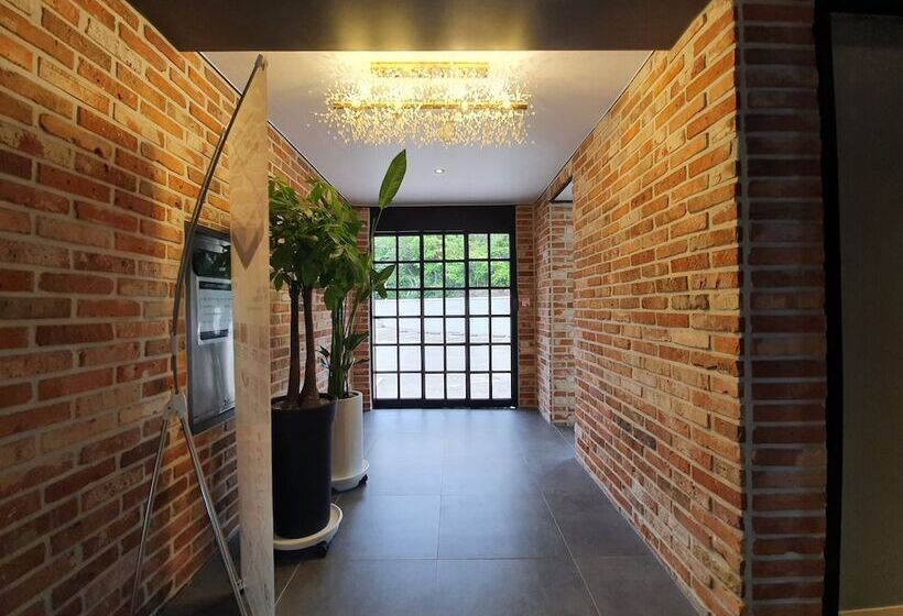 فندق Urban Island