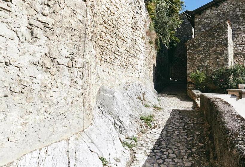 בית מלון כפרי Albergo Diffuso Crispolti