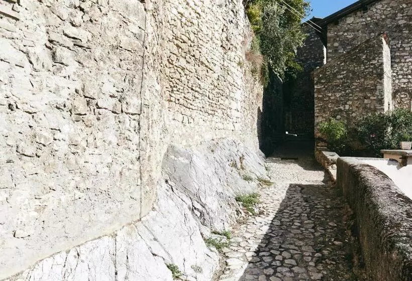 ホテル Albergo Diffuso Crispolti