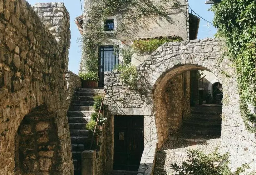 ホテル Albergo Diffuso Crispolti