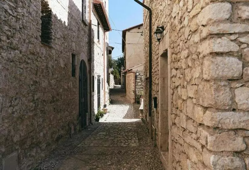 ホテル Albergo Diffuso Crispolti