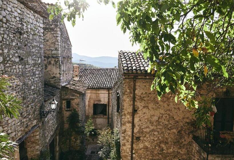 בית מלון כפרי Albergo Diffuso Crispolti