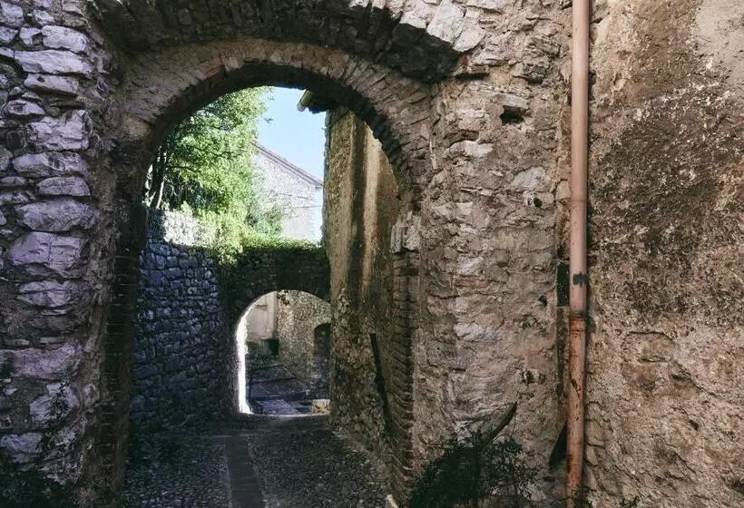 ホテル Albergo Diffuso Crispolti