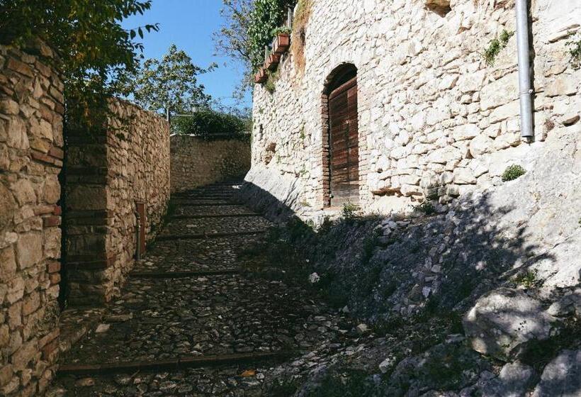 בית מלון כפרי Albergo Diffuso Crispolti