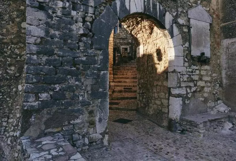 ホテル Albergo Diffuso Crispolti