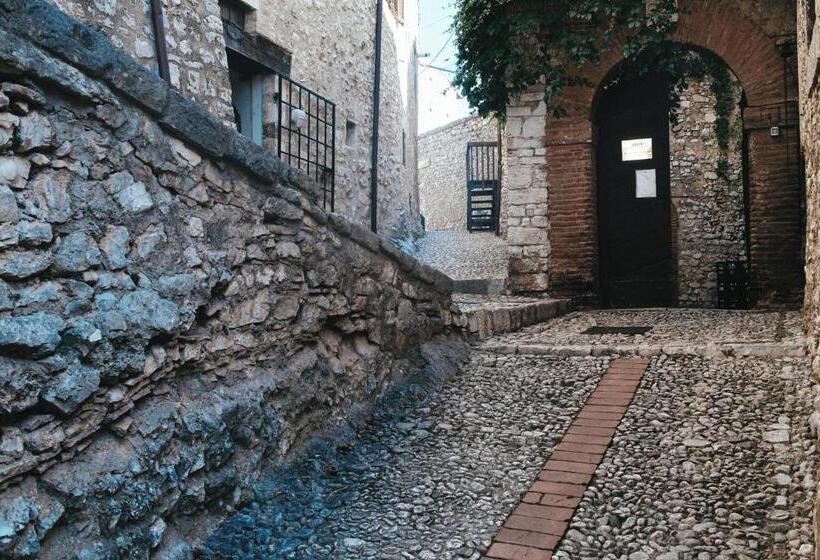 בית מלון כפרי Albergo Diffuso Crispolti