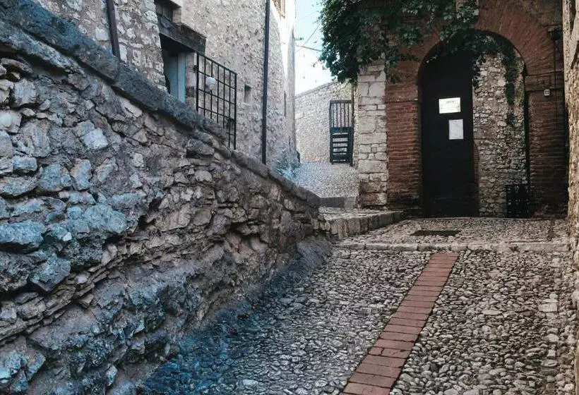 ホテル Albergo Diffuso Crispolti