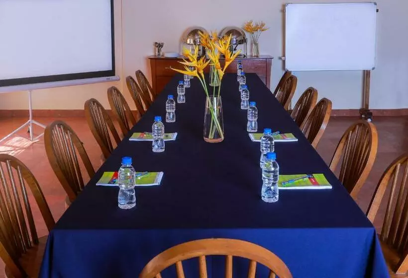 Hotelli The Estate Resort , Mangalore