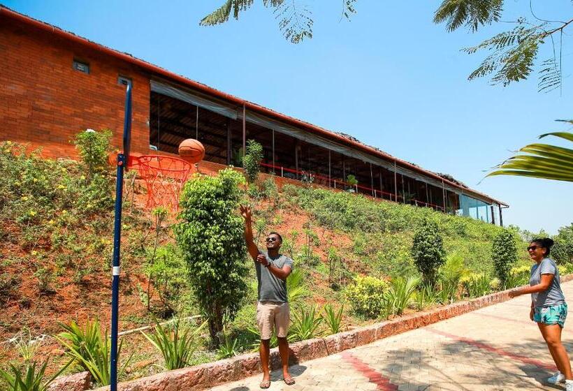 Отель The Estate Resort , Mangalore