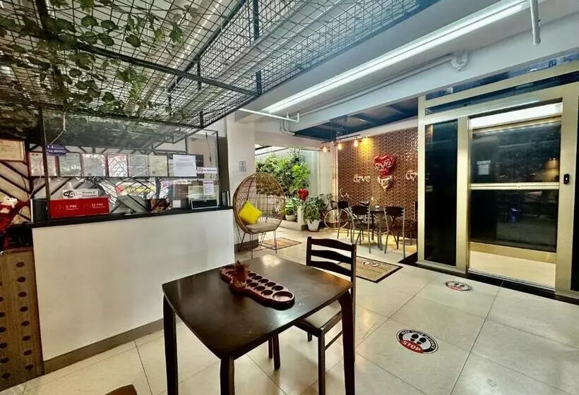 Hotelli Cornerstone Manor Inn