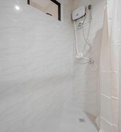 בית מלון כפרי Cornerstone Manor Inn