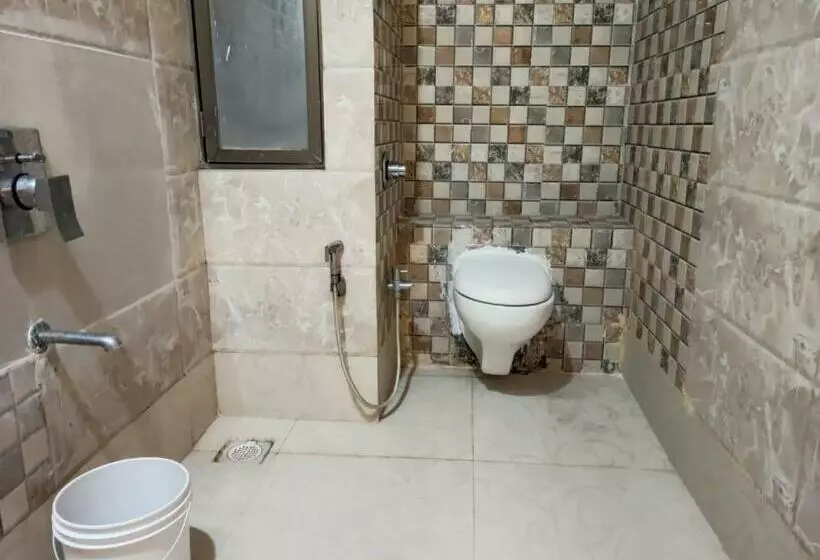 Hotelli Narmada And Guest House
