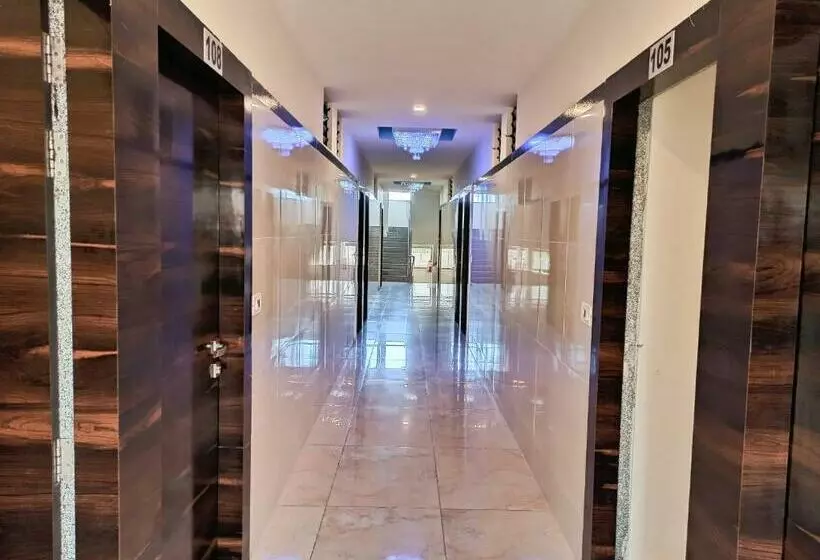 Hotelli Narmada And Guest House