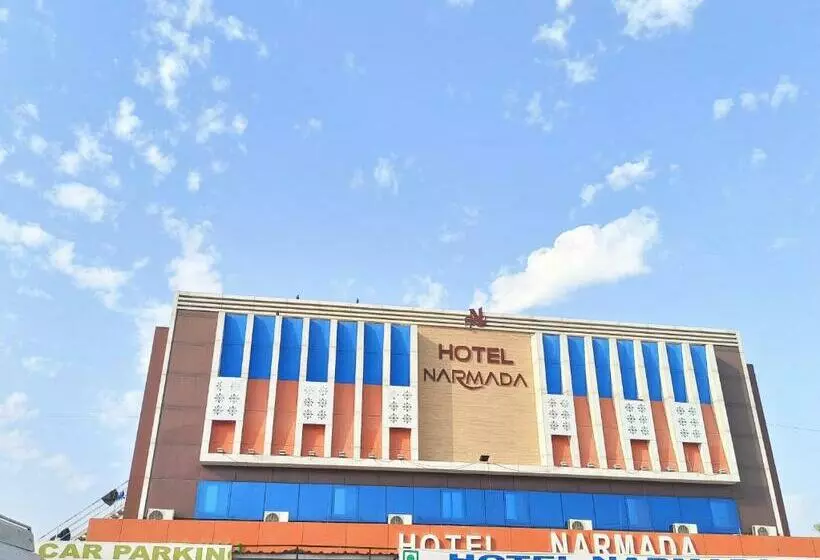 Hotelli Narmada And Guest House