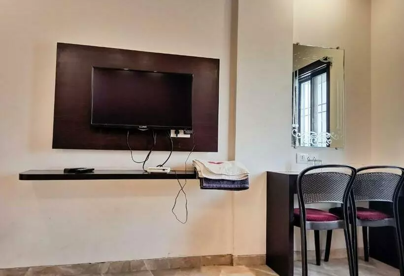 Hotelli Narmada And Guest House