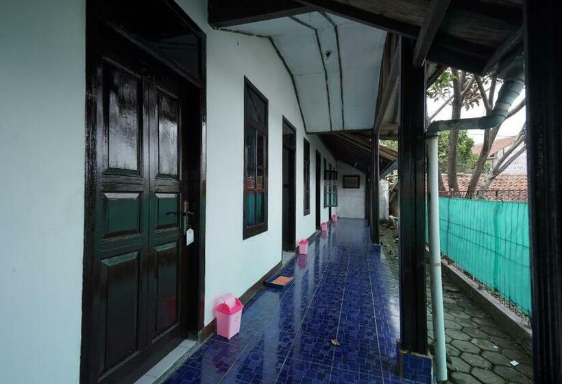 فندق Oyo 2157 Pondok Gembyang Air Panas Alam