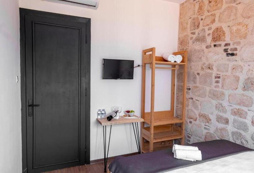 هتل Solo Boutique