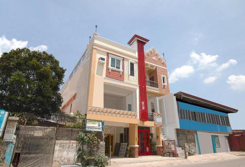 בית מלון כפרי Vaccinated Staff Oyo 685 K Fortune Apartelle