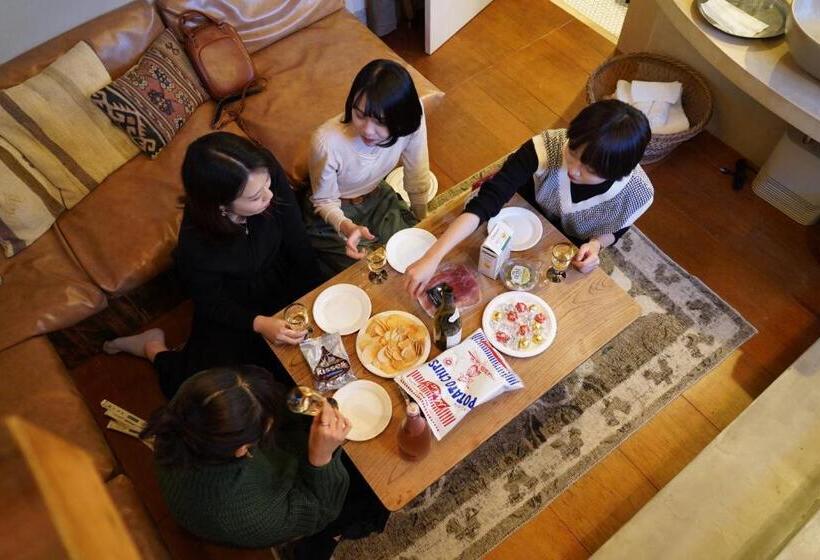 הוסטל The Bath & Bed Hayama