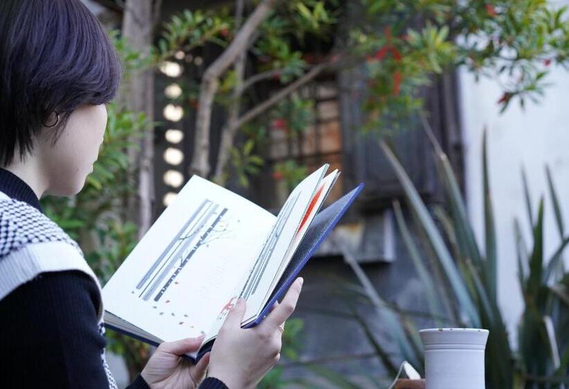 הוסטל The Bath & Bed Hayama