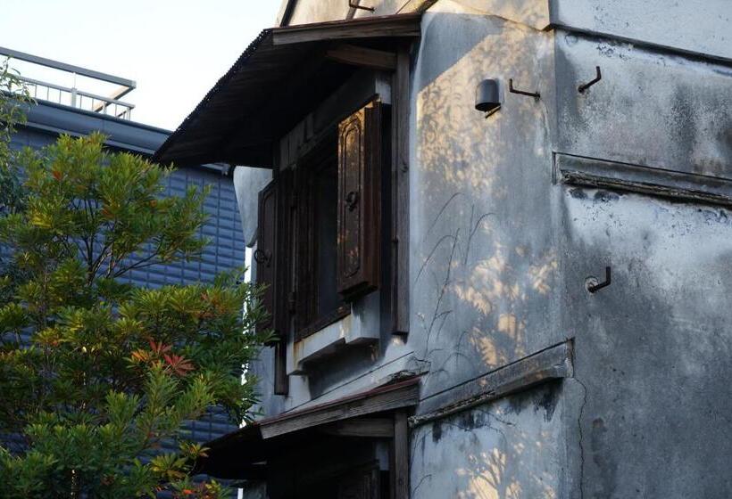 הוסטל The Bath & Bed Hayama