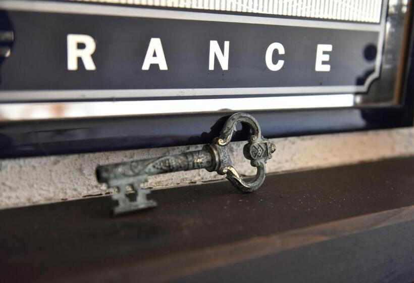 تختخواب و صبحانه Maison D'hôtes Aux Deux Cigognes