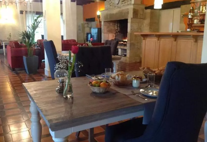 ホテル Château De Mavaleix