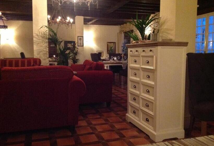 Отель Château De Mavaleix